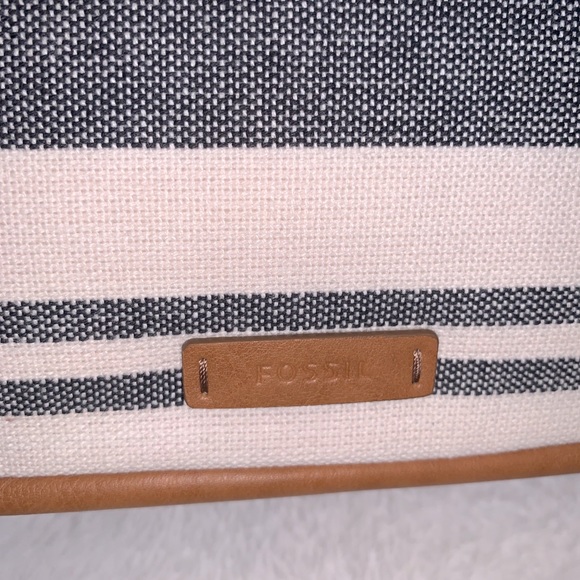 Fossil tote - Picture 5 of 16